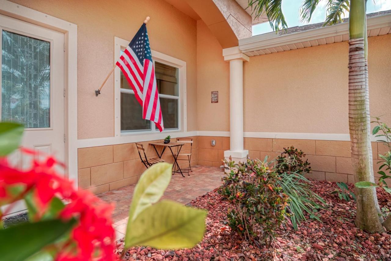 Villa Holiday Sunrise Cape Coral Exteriér fotografie